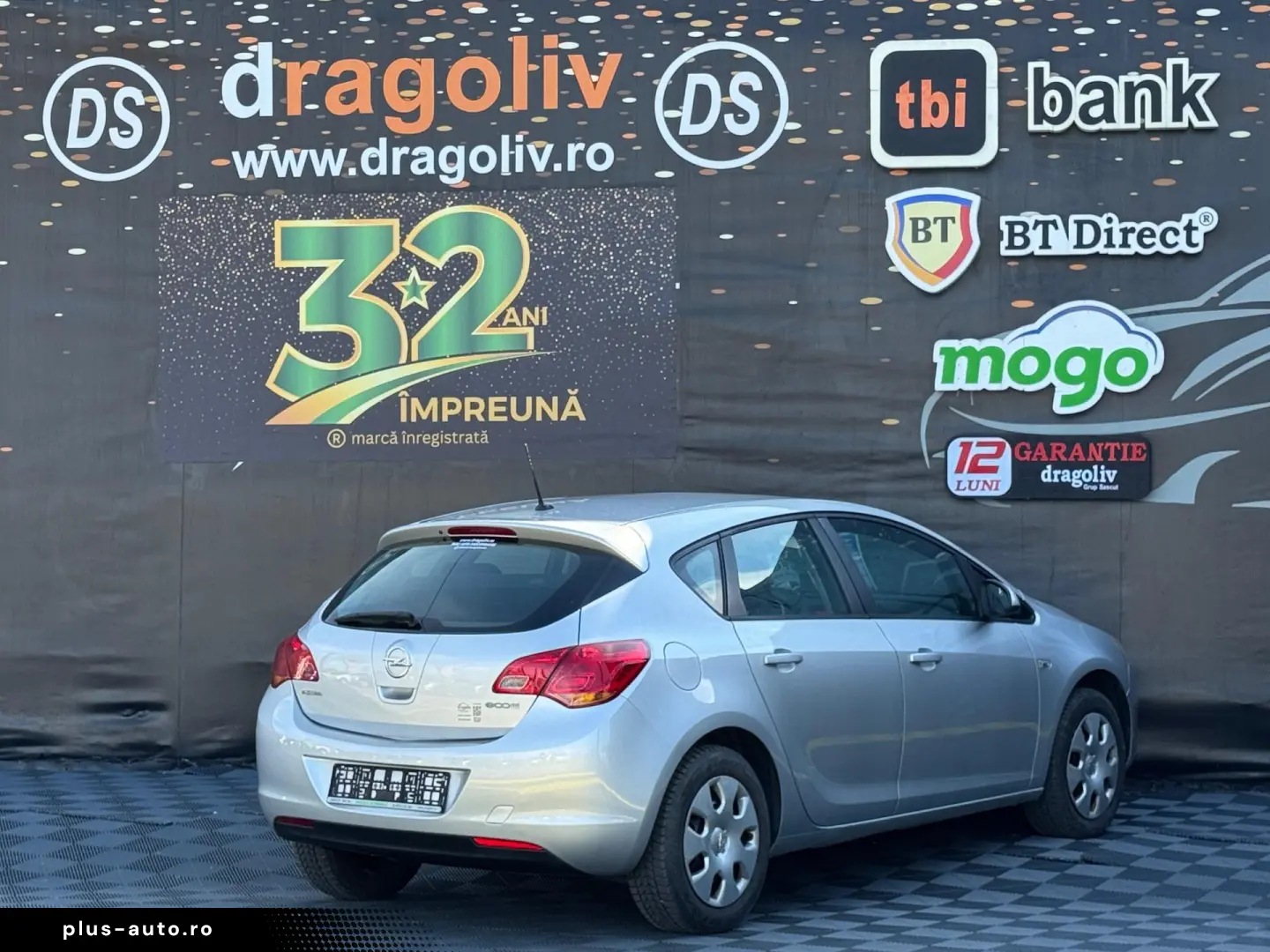 Opel Astra 2011