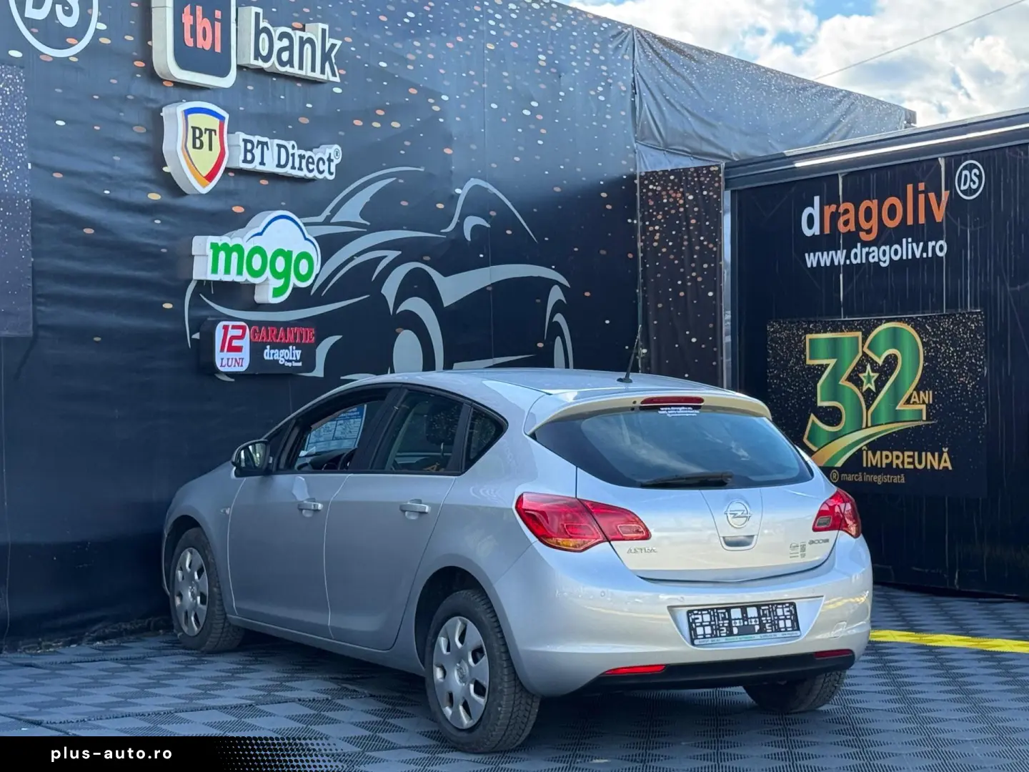 Opel Astra 2011