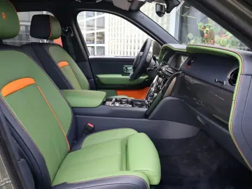 ROLLS ROYCE Cullinan BLACK BADGE 6.75 V12 Fu-Shion   Sterren