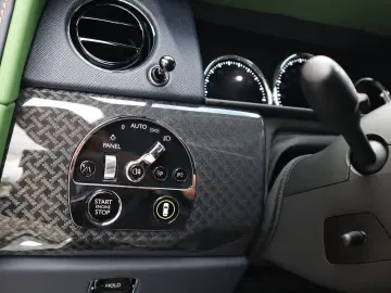 ROLLS ROYCE Cullinan BLACK BADGE 6.75 V12 Fu-Shion   Sterren