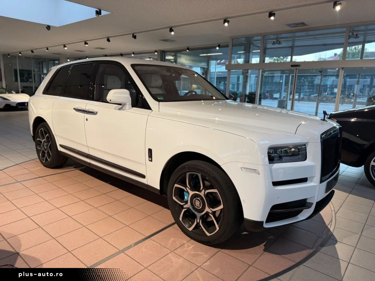ROLLS ROYCE Cullinan Black Badge THEATRE STARS REFRIGERANT
