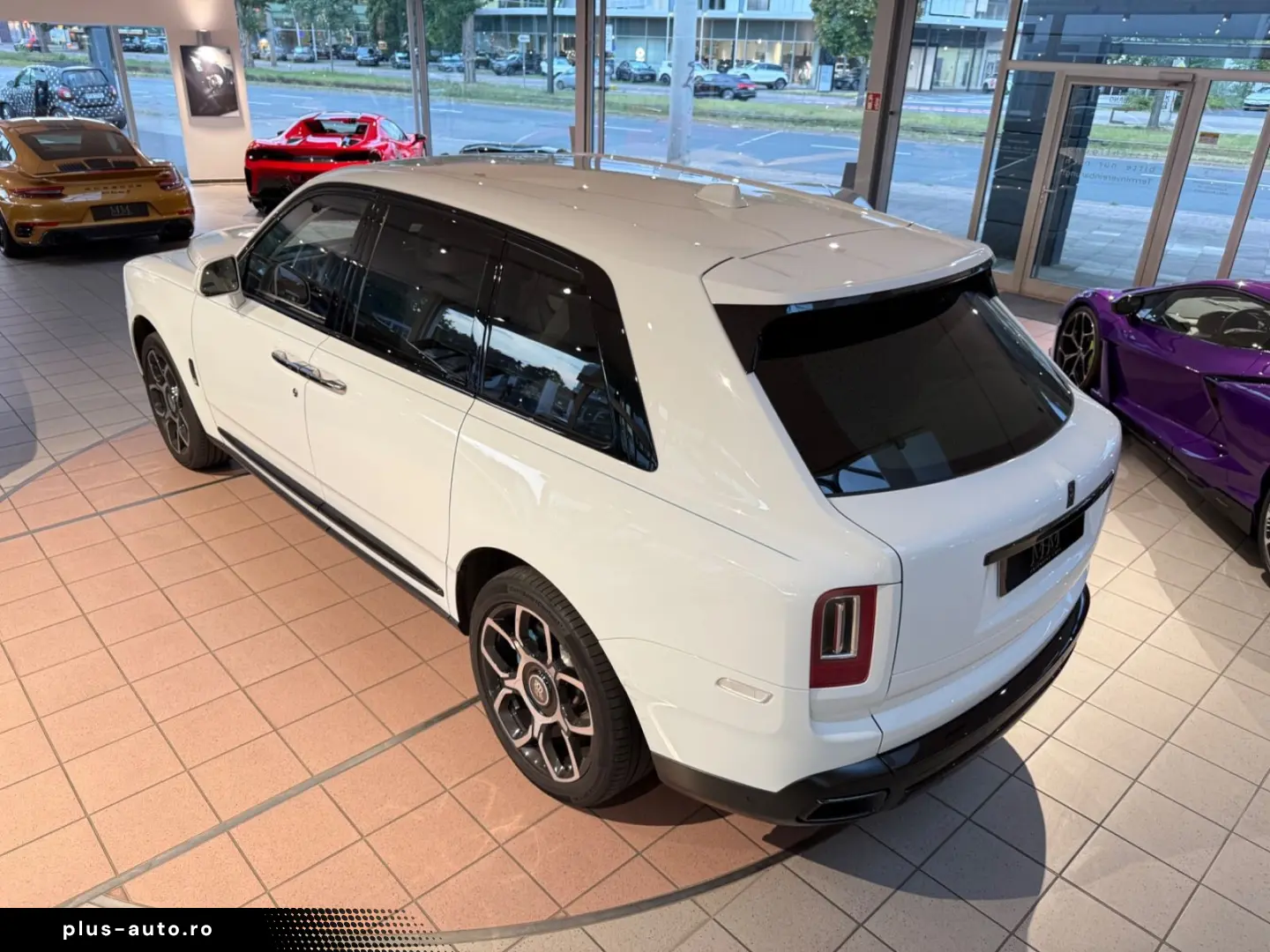 ROLLS ROYCE Cullinan Black Badge THEATRE STARS REFRIGERANT