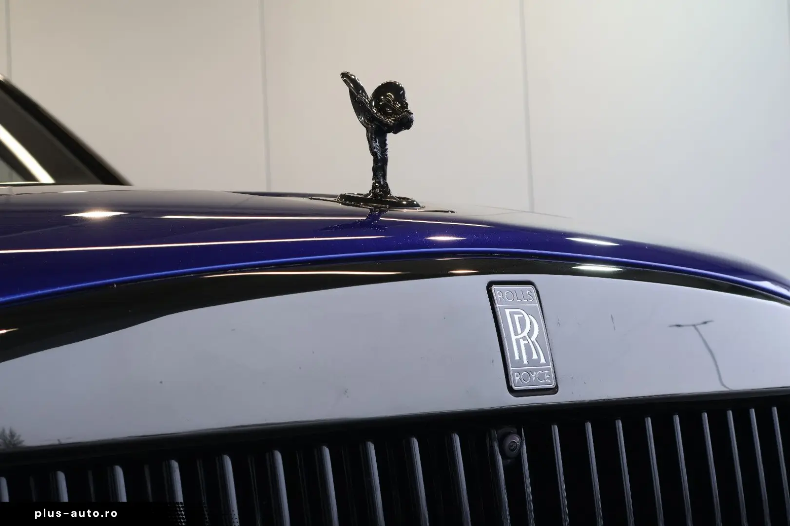 ROLLS ROYCE Cullinan 6.8 V12 Black Badge TV SKY MANDARIN 22