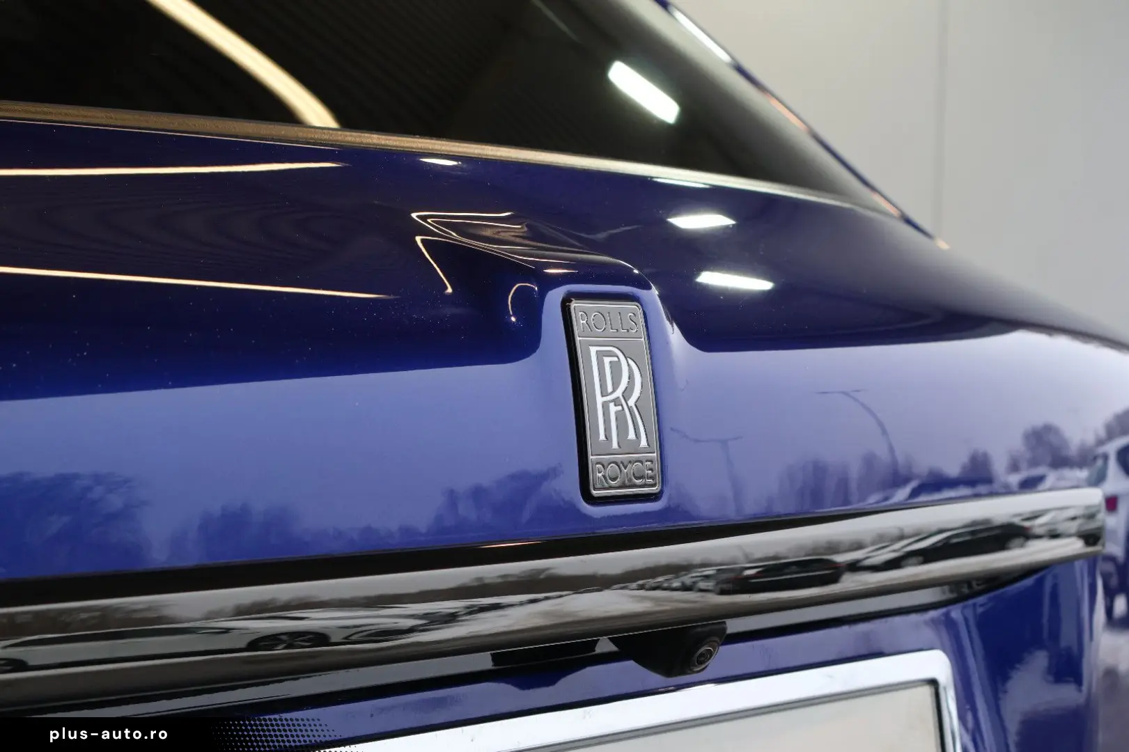 ROLLS ROYCE Cullinan 6.8 V12 Black Badge TV SKY MANDARIN 22
