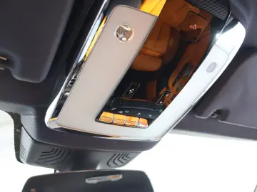 ROLLS ROYCE Cullinan 6.8 V12 Black Badge TV SKY MANDARIN 22