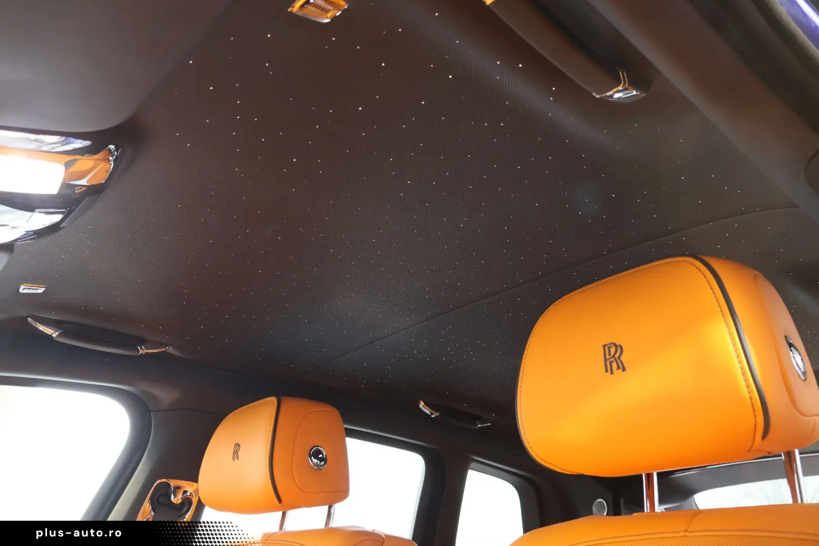 ROLLS ROYCE Cullinan 6.8 V12 Black Badge TV SKY MANDARIN 22