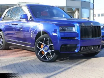 ROLLS ROYCE Cullinan 6.8 V12 Black Badge TV SKY MANDARIN 22
