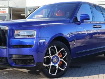 ROLLS ROYCE Cullinan 6.8 V12 Black Badge TV SKY MANDARIN 22