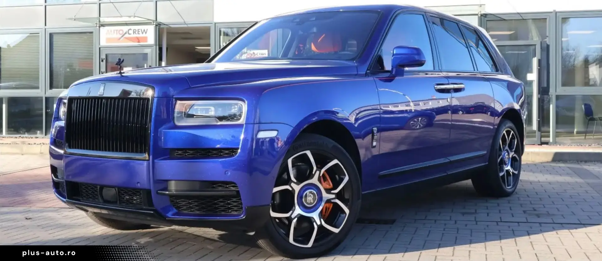 ROLLS ROYCE Cullinan 6.8 V12 Black Badge TV SKY MANDARIN 22