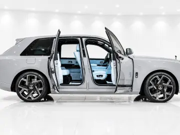 Rolls-Royce CULLINAN SERIES II BLACK BADGE