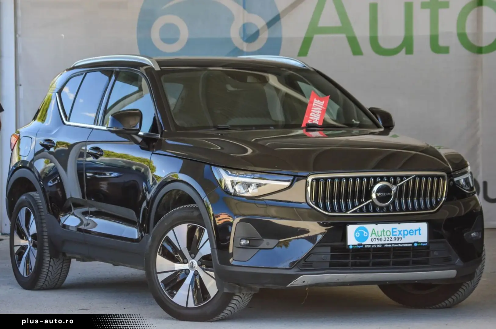 2022 Volvo XC-40 T4 Recharge Plug-in Hybrid Plus Dark   Rate