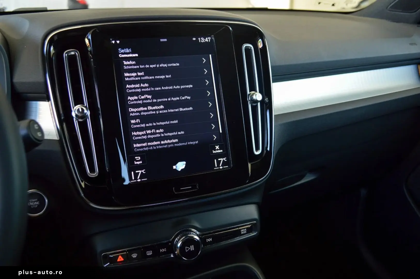 2022 Volvo XC-40 T4 Recharge Plug-in Hybrid Plus Dark   Rate