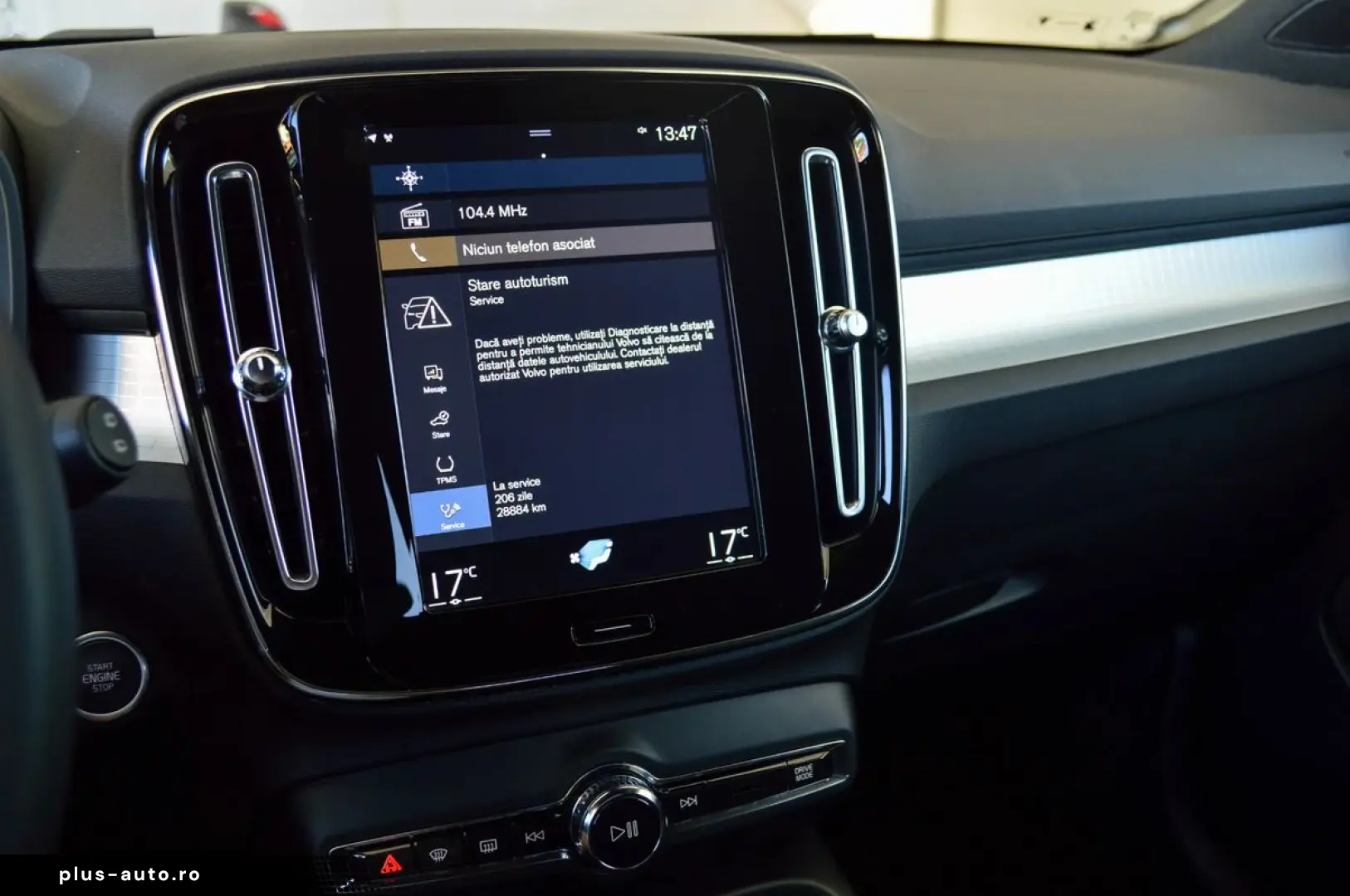 2022 Volvo XC-40 T4 Recharge Plug-in Hybrid Plus Dark   Rate