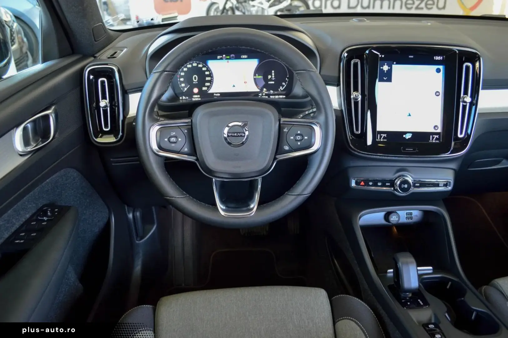 2022 Volvo XC-40 T4 Recharge Plug-in Hybrid Plus Dark   Rate