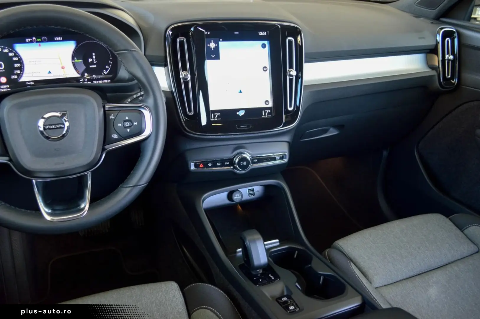 2022 Volvo XC-40 T4 Recharge Plug-in Hybrid Plus Dark   Rate