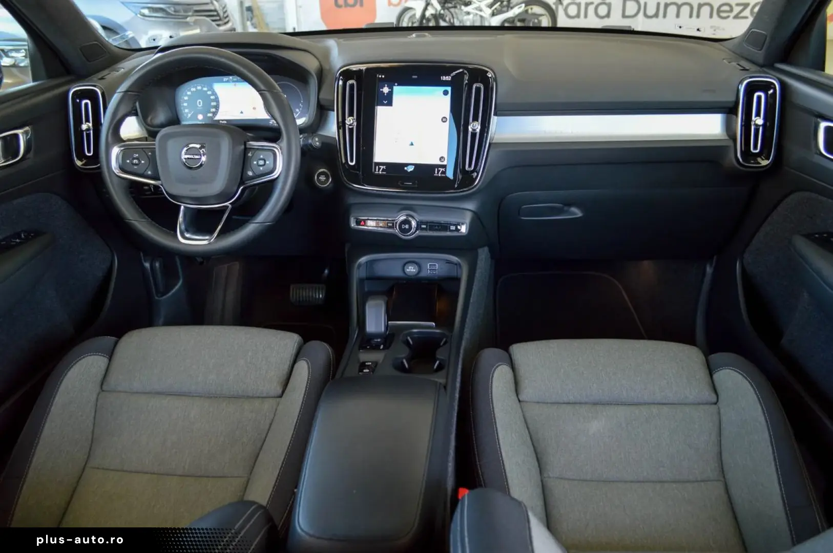 2022 Volvo XC-40 T4 Recharge Plug-in Hybrid Plus Dark   Rate