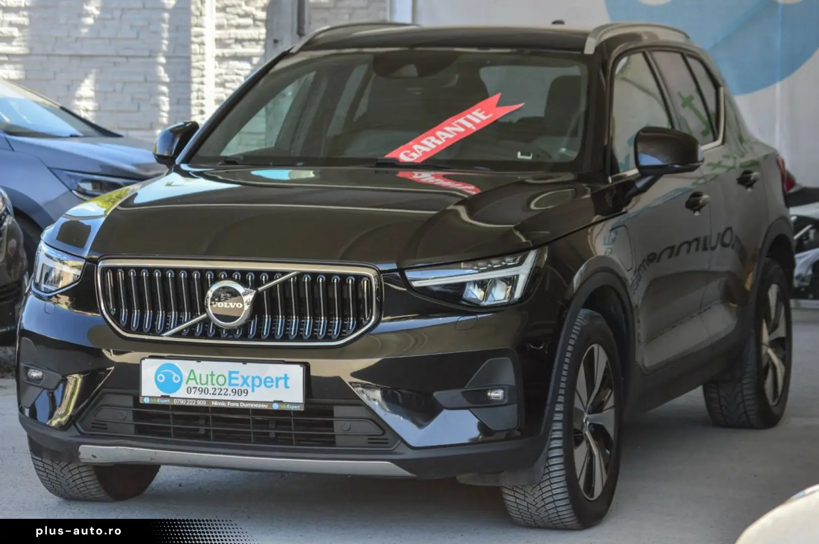 2022 Volvo XC-40 T4 Recharge Plug-in Hybrid Plus Dark   Rate