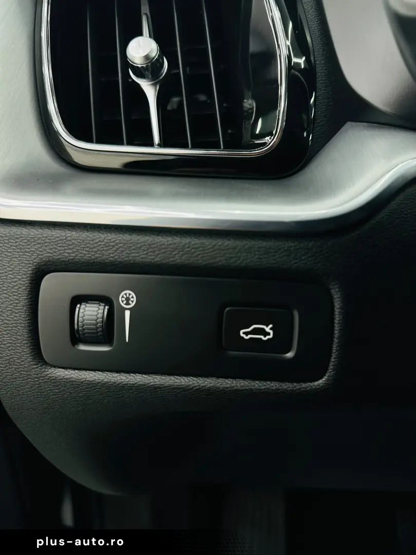 VOLVO XC60 2018 2.0D E6 4X4 Garantie 12 Luni Rate Avans 0 Do