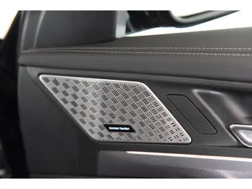 BMW iX1 xDrive30 M Sport Head-Up Display Sitzheizung