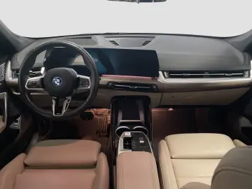 BMW iX1 xDrive30 M Sport AHK Driv.Assist.Prof LED