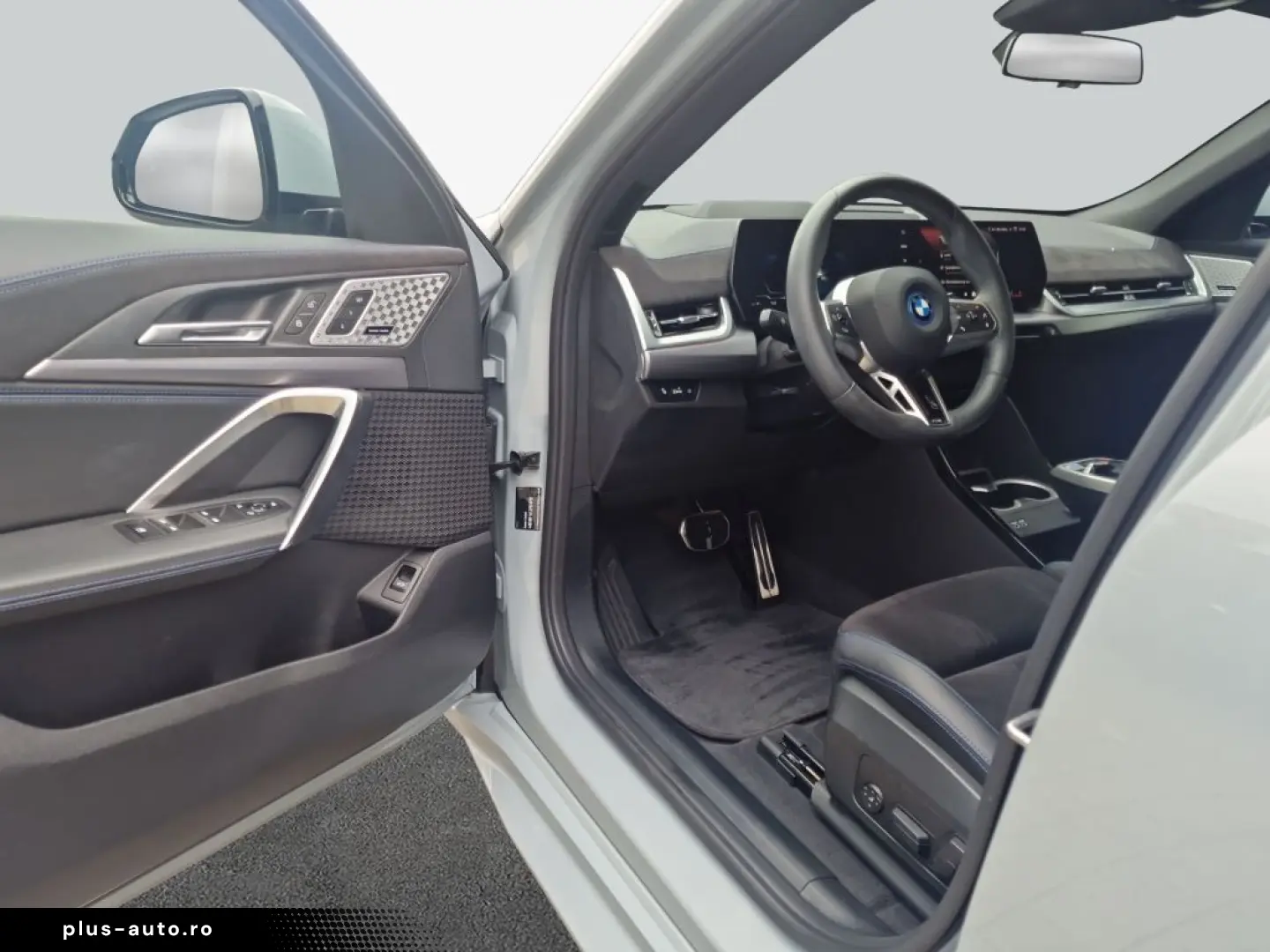 BMW iX2 xDrive30 xDrive M Sport  HUD