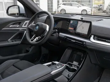 BMW iX2 xDrive30e M Sport Innovation H&K