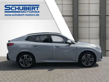 BMW iX2 xDrive30 M SPORT ICONIC GLOW H K 360GRAD MEM