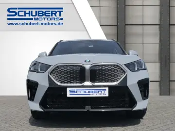 BMW iX2 xDrive30 M SPORT ICONIC GLOW H K 360GRAD MEM