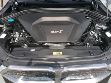 BMW iX2 xDrive30 M SPORT ICONIC GLOW H K 360GRAD MEM