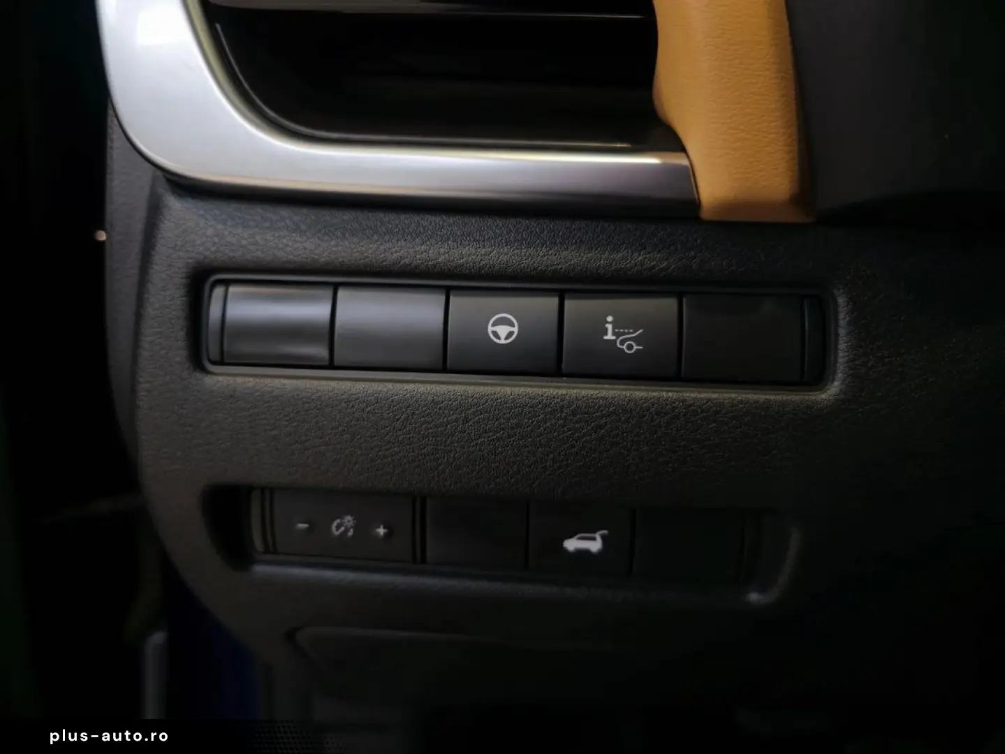 Nissan X-Trail e4force 214 cp