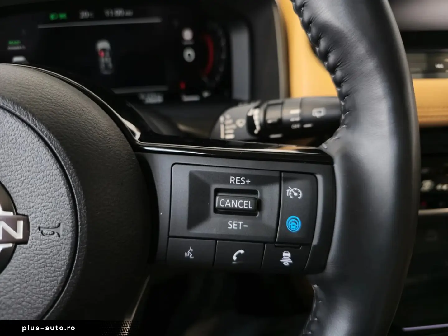 Nissan X-Trail e4force 214 cp