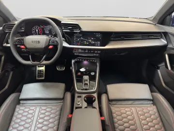 AUDI RS3 Limousine 2.5 TFSI Quattro Matrix HuD Pano Sonos