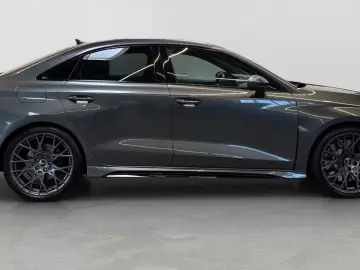 AUDI RS3 Limousine 2.5 TFSI Quattro Matrix HuD Pano Sonos