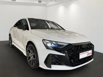 AUDI RS3 Limousine 2.5 TFSI Quattro HuD Pano Sonos