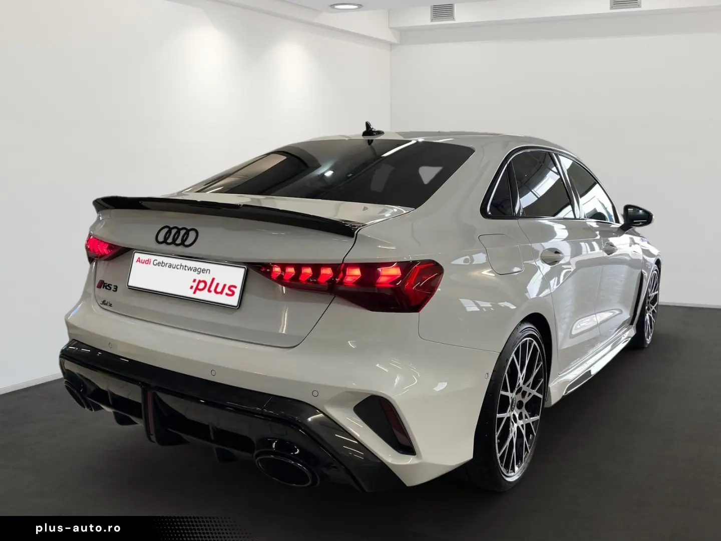 AUDI RS3 Limousine 2.5 TFSI Quattro HuD Pano Sonos
