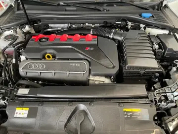 AUDI RS3 Limousine 2.5 TFSI Quattro HuD Pano Sonos