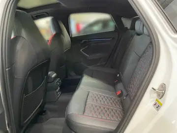 AUDI RS3 Limousine 2.5 TFSI Quattro HuD Pano Sonos