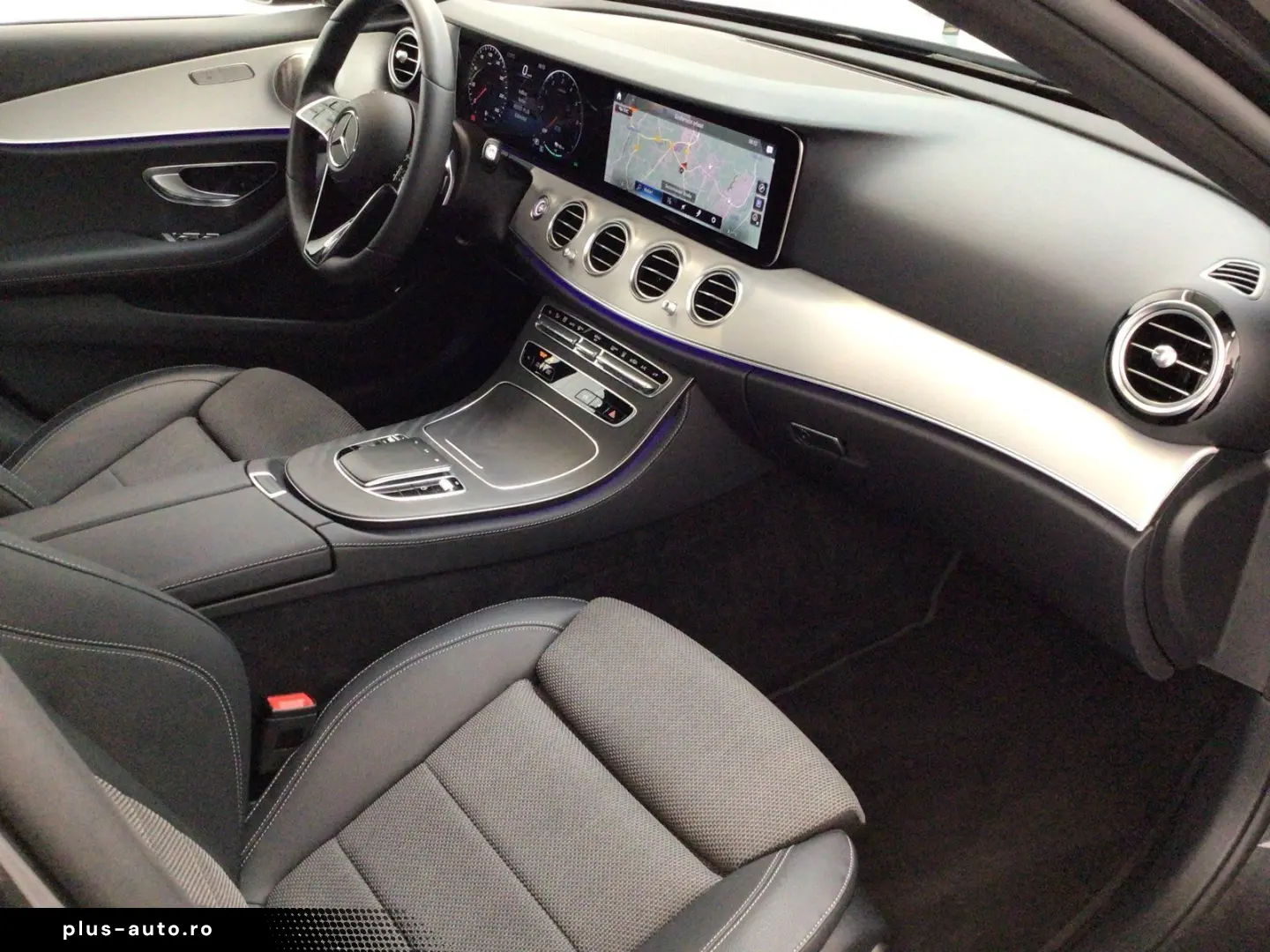 MERCEDES-BENZ E 300 de AMG AVA NIGHT AHK BURMESTER TOTWINKEL