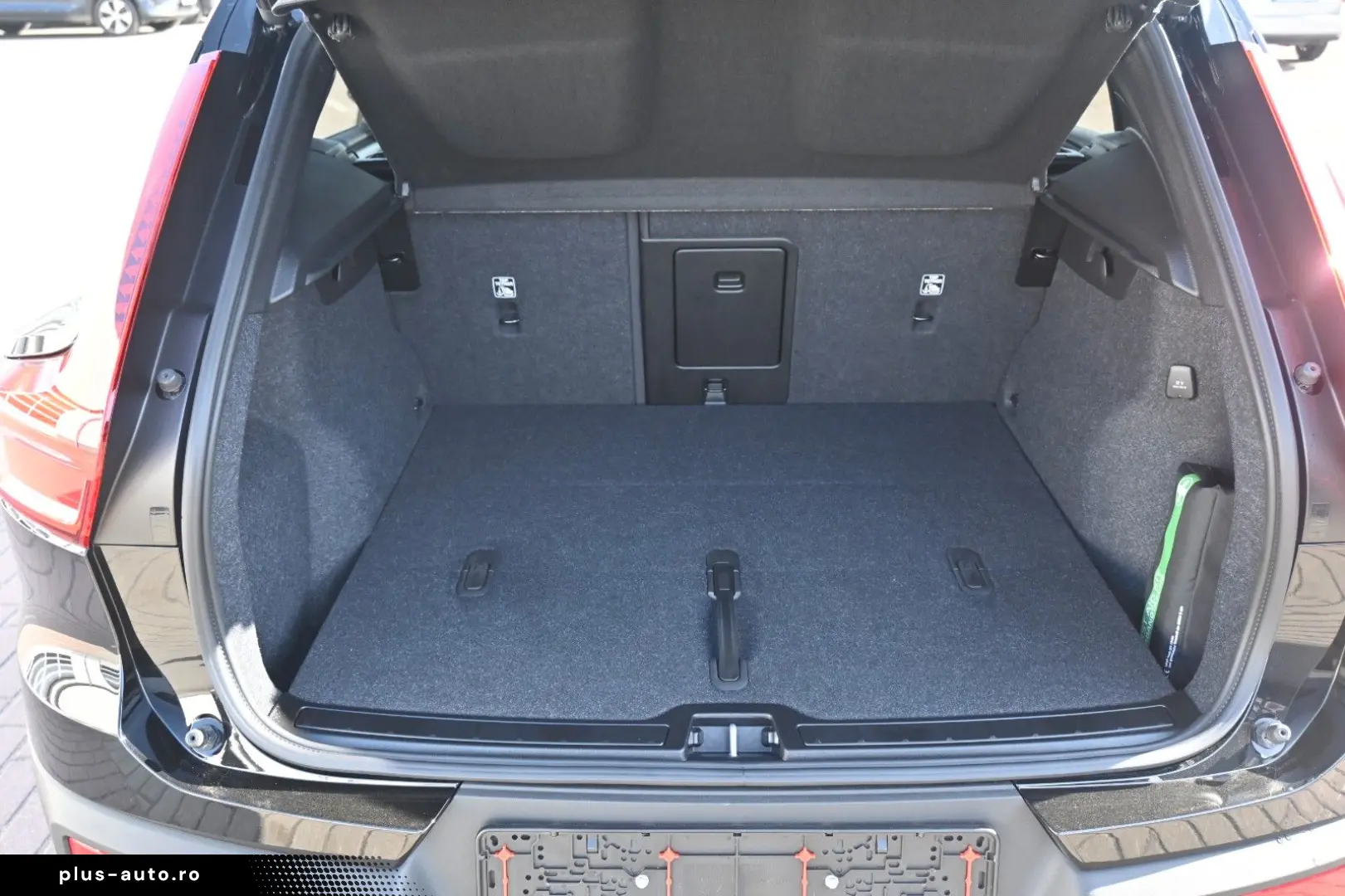 VOLVO XC40 B3 B Plus Black Edition