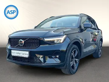 VOLVO XC40 B3  Dark
