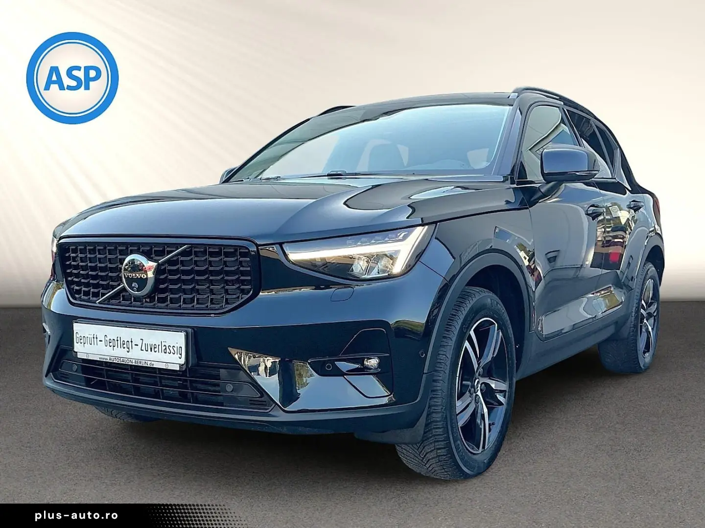 VOLVO XC40 B3  Dark