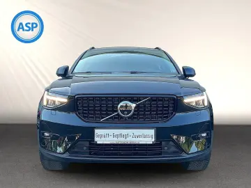 VOLVO XC40 B3  Dark