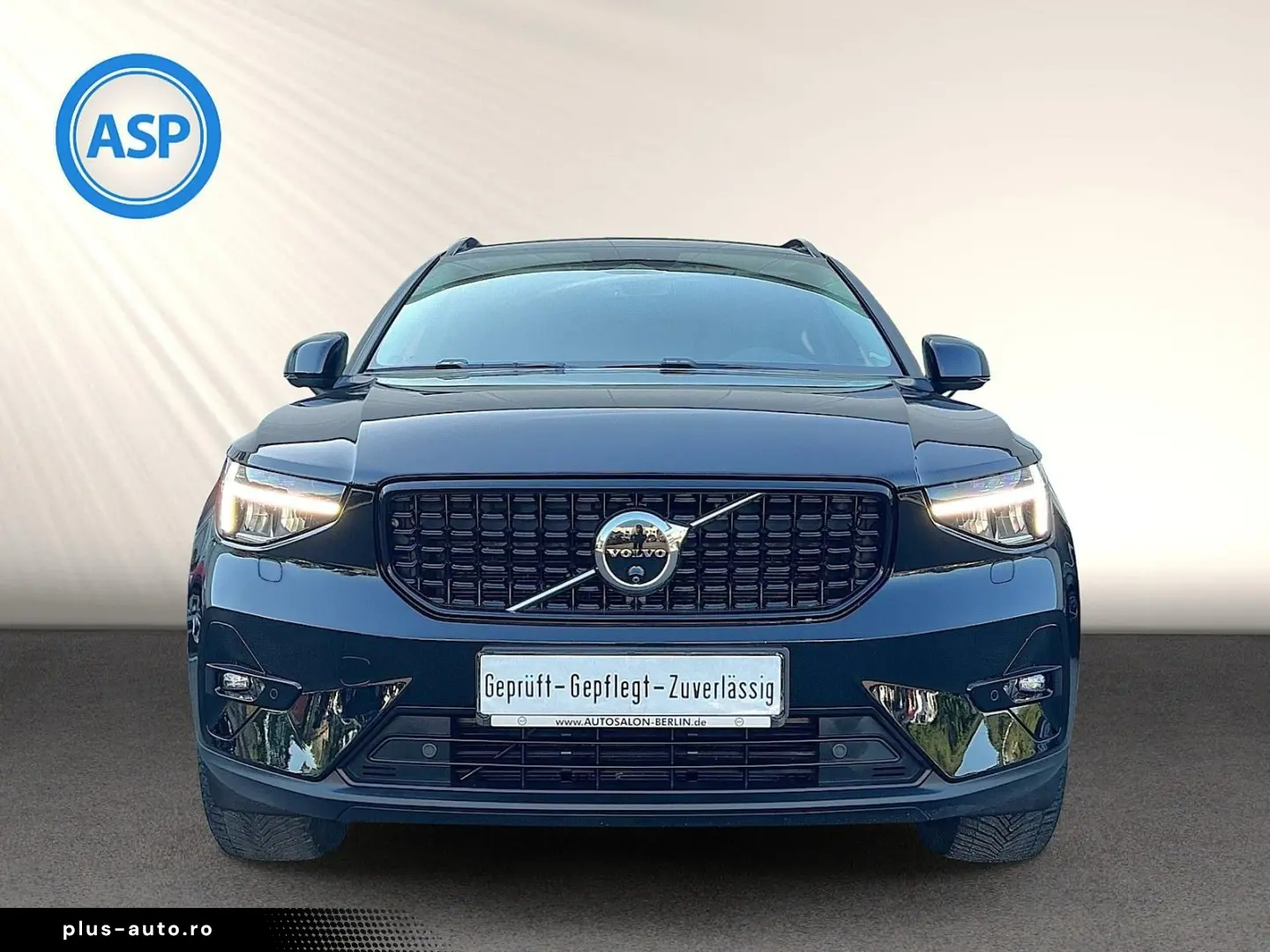 VOLVO XC40 B3  Dark