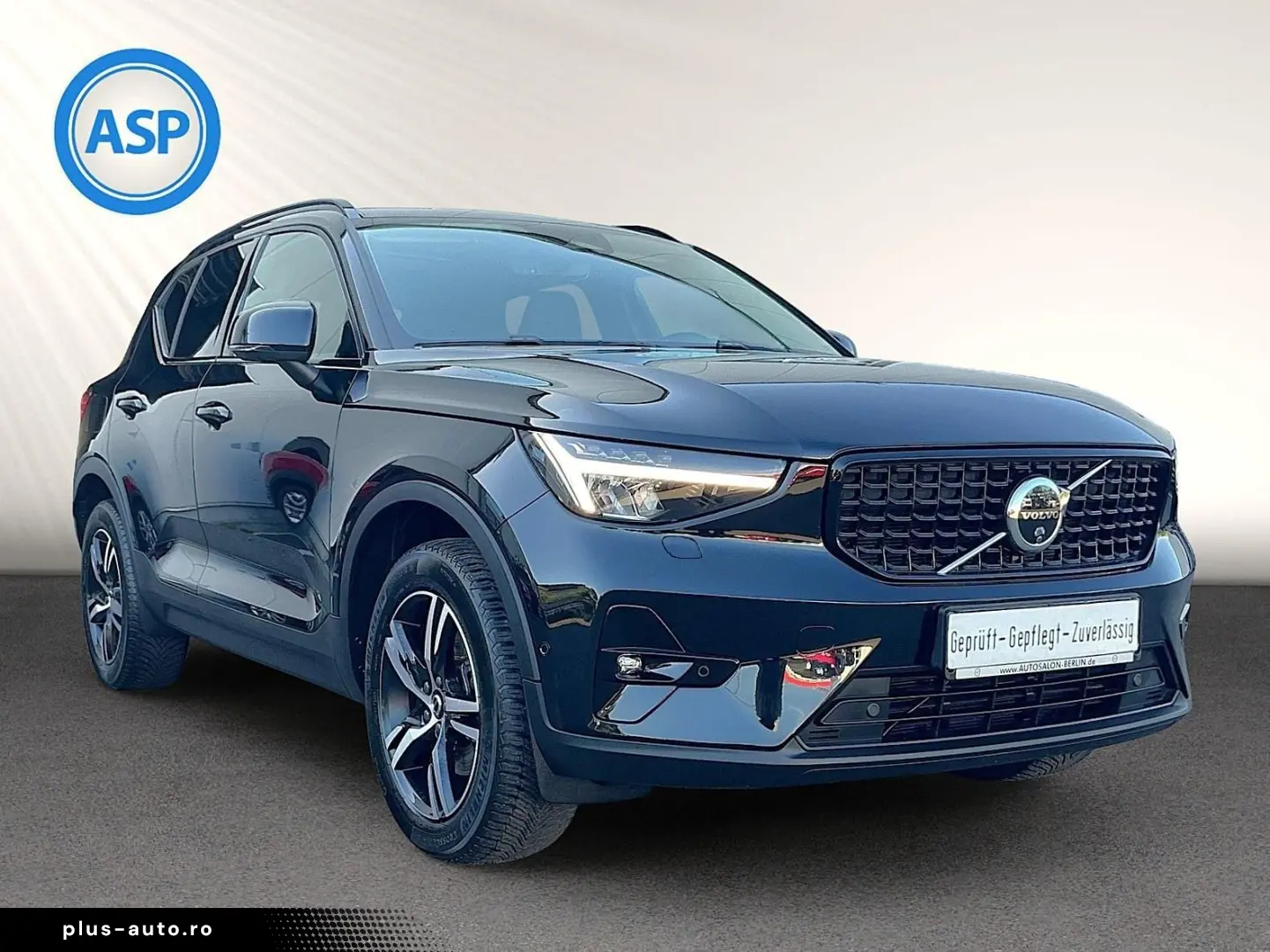 VOLVO XC40 B3  Dark