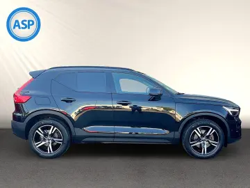 VOLVO XC40 B3  Dark
