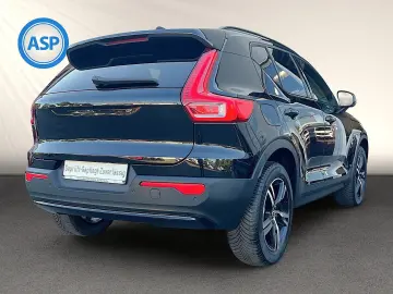 VOLVO XC40 B3  Dark