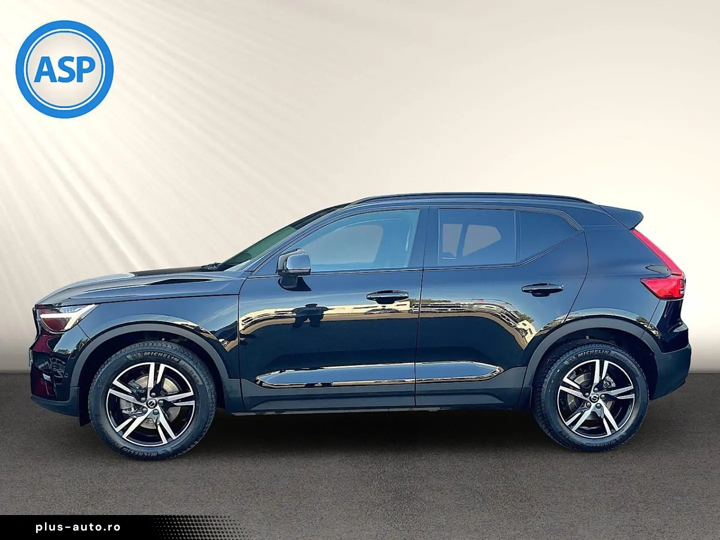VOLVO XC40 B3  Dark