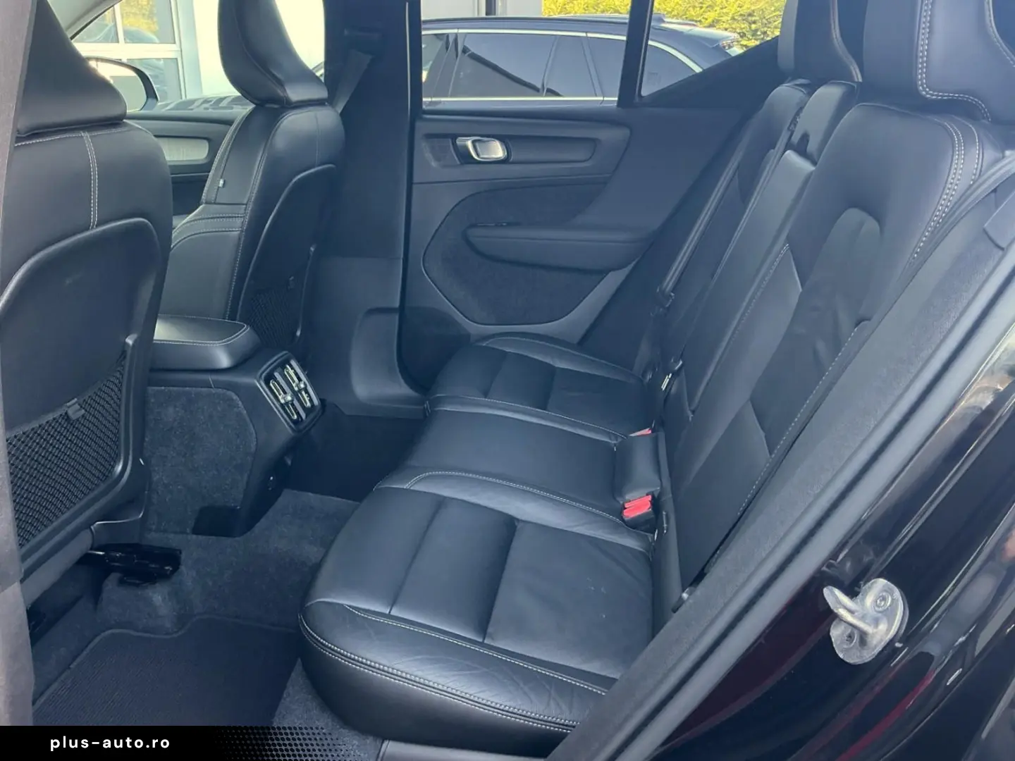 VOLVO XC40 B3  Dark