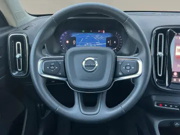 VOLVO XC40 B3  Dark