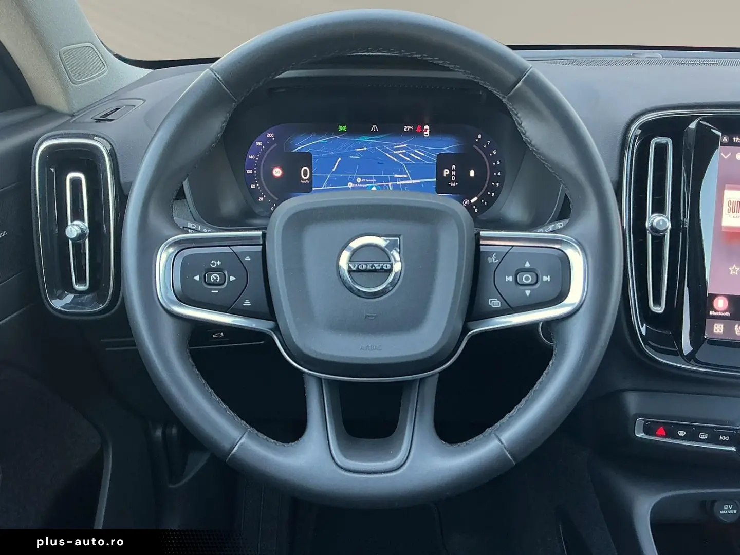 VOLVO XC40 B3  Dark